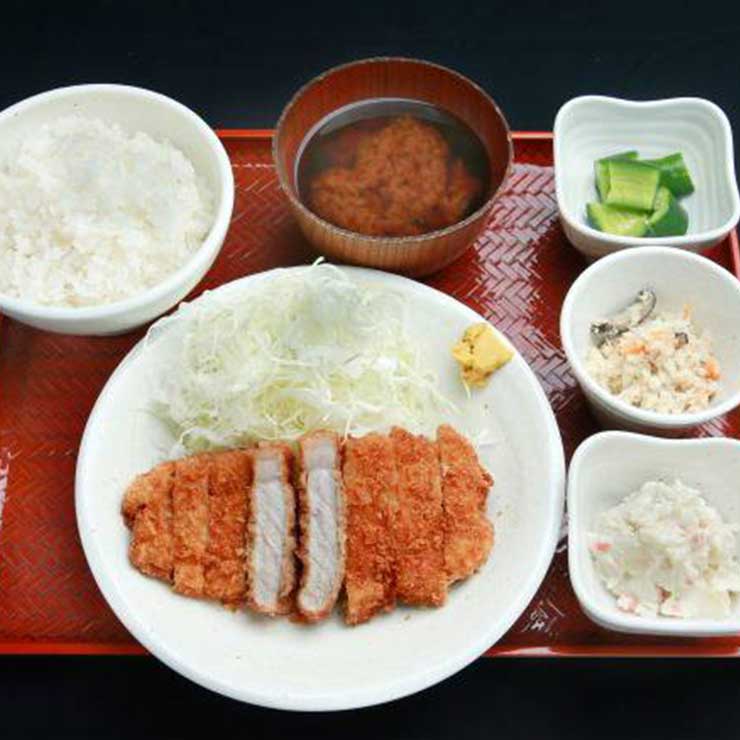 とんかつは飲み物。